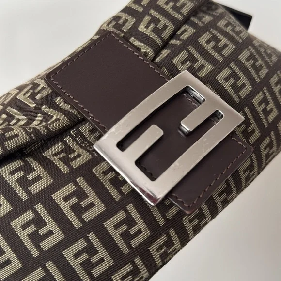 FENDI Vintage Brown Zucca Canvas Baguette shoulder bag - Picture 2 of 12